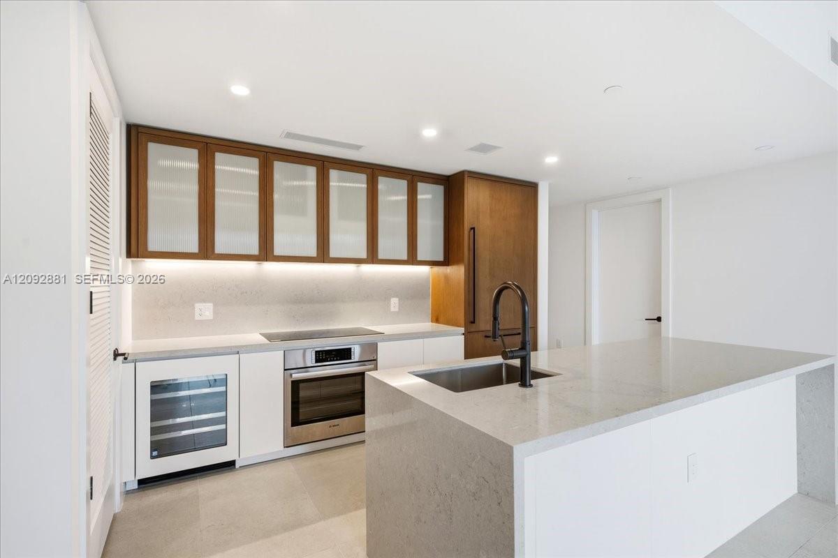 2200 Brickell Ave # 301