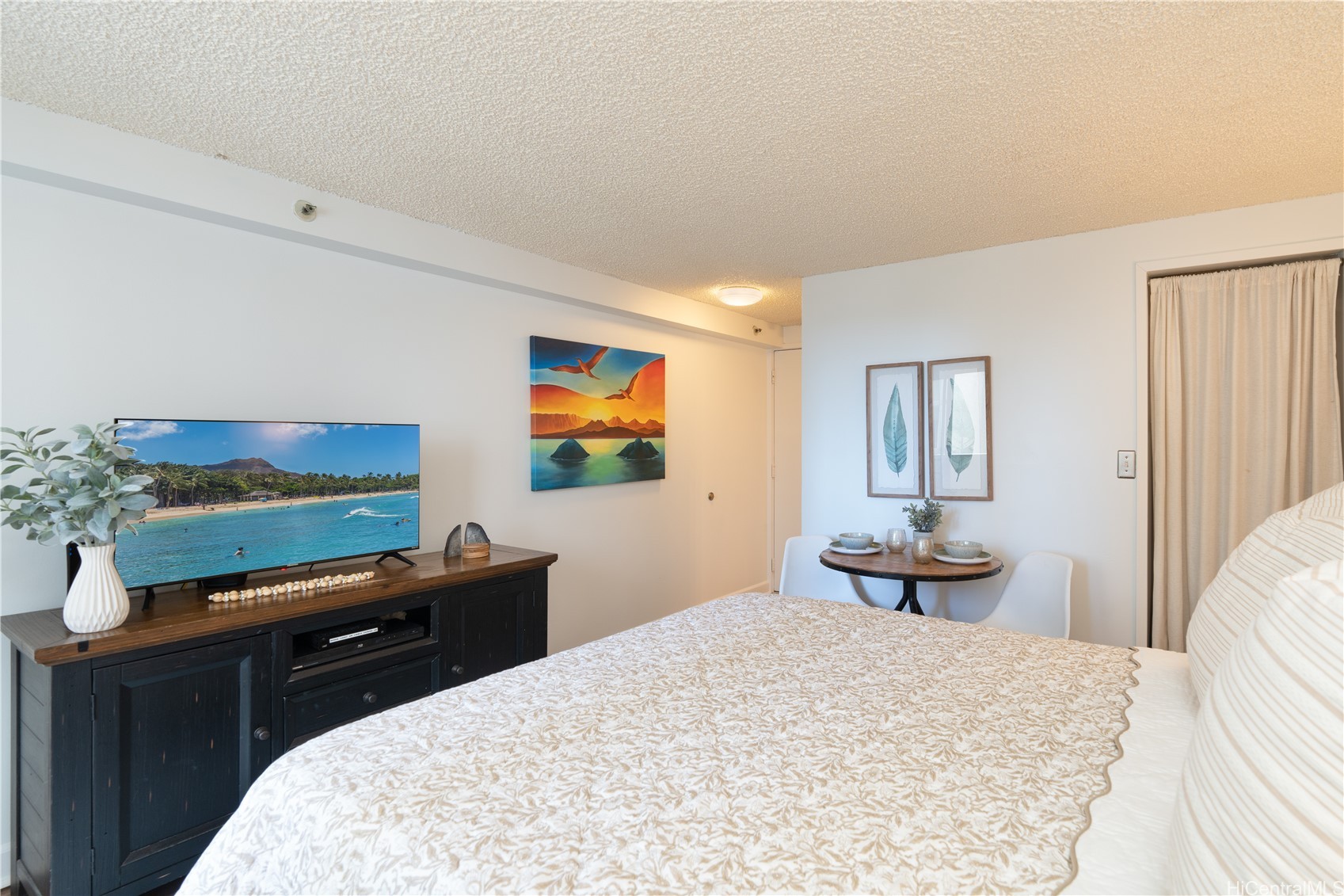 2463 Kuhio Avenue 806