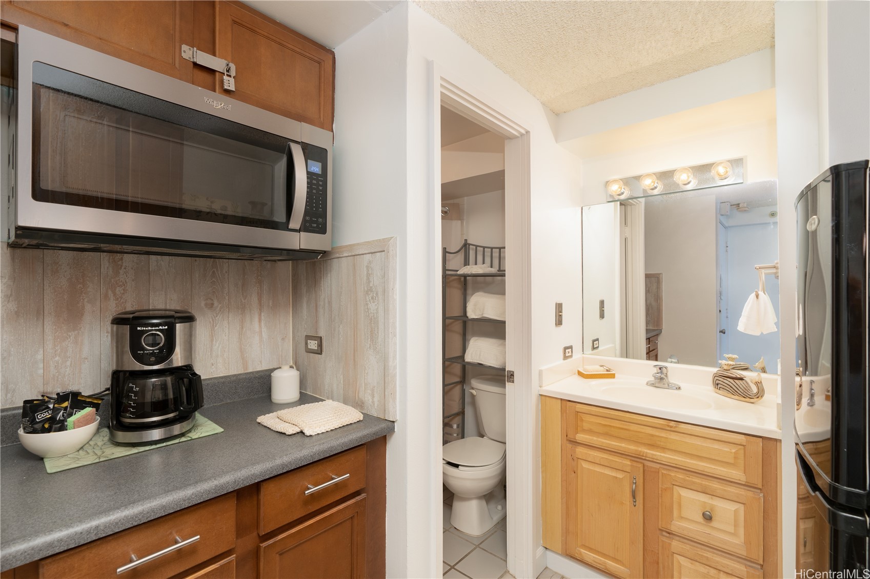 2463 Kuhio Avenue 806