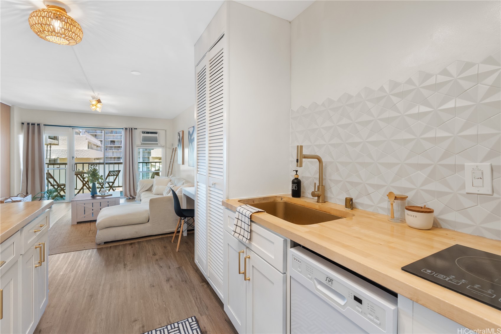 2465 Kuhio Avenue 1204