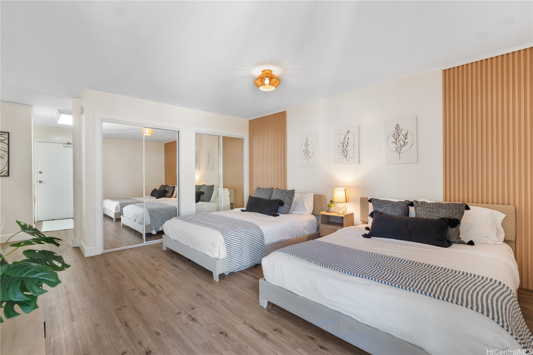 2465 Kuhio Avenue 1204