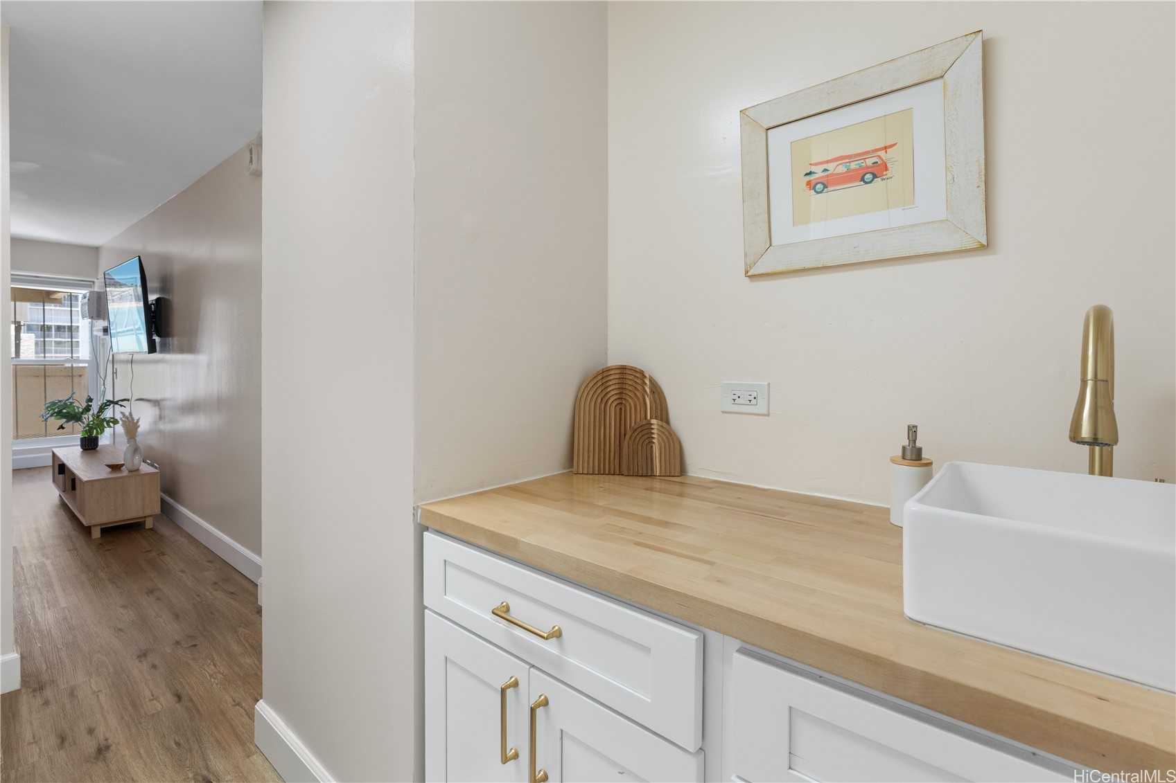 2465 Kuhio Avenue 1204