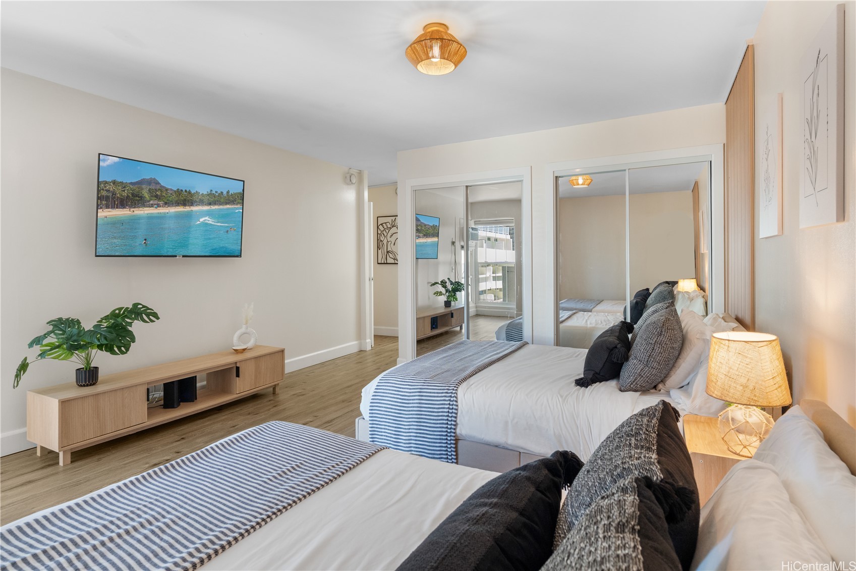 2465 Kuhio Avenue 1204