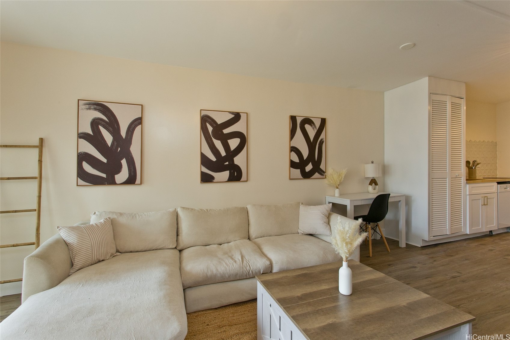 2465 Kuhio Avenue 1204