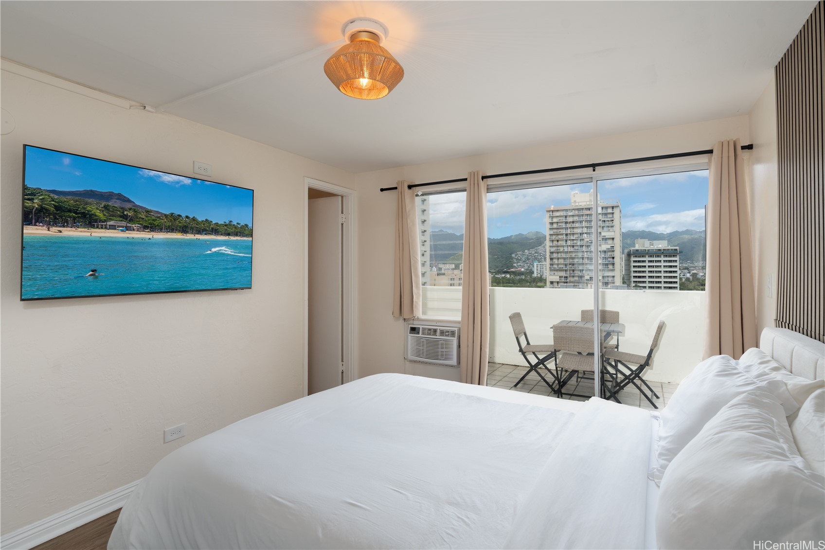 2463 Kuhio Street 1201