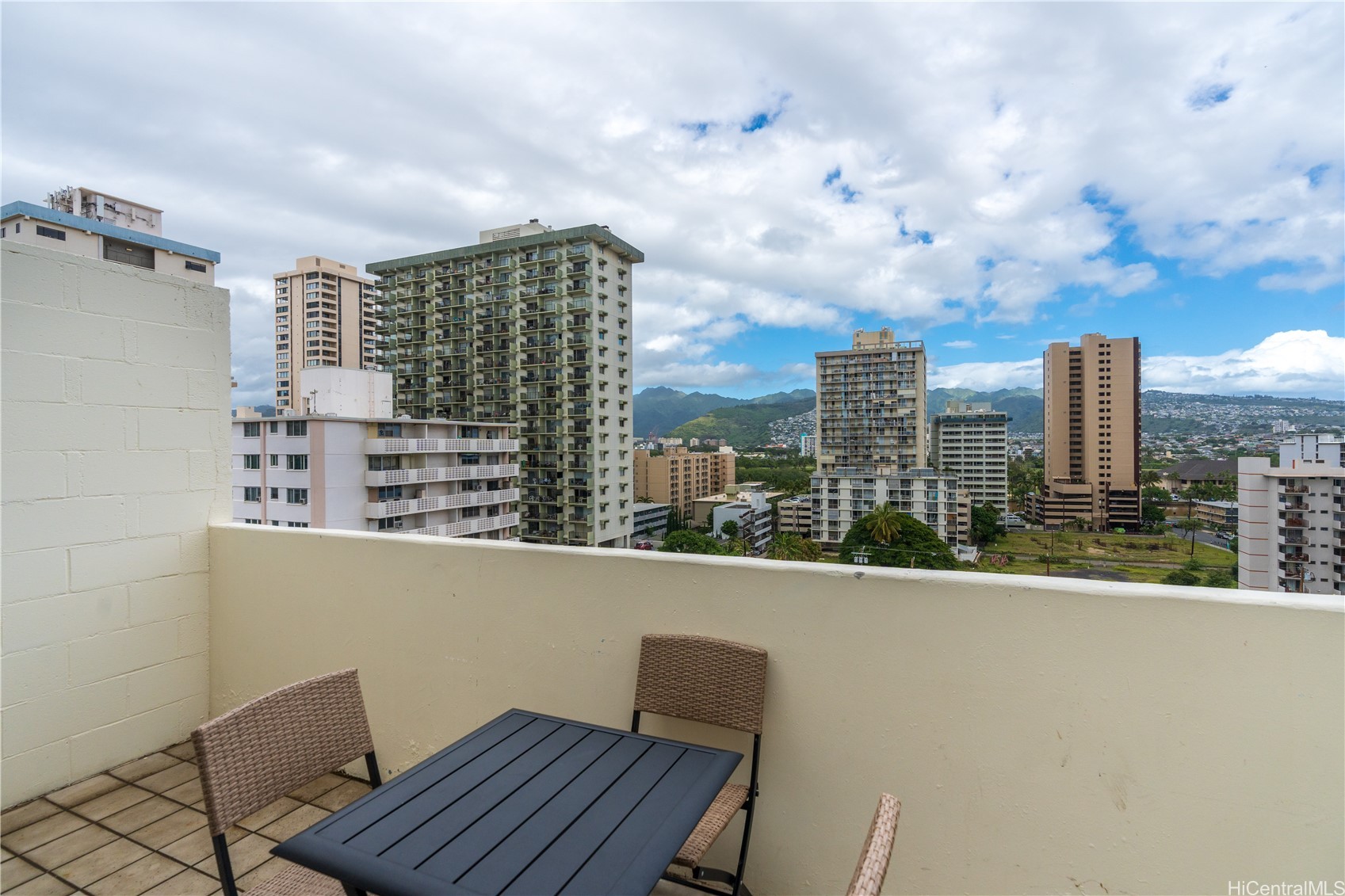 2463 Kuhio Street 1201