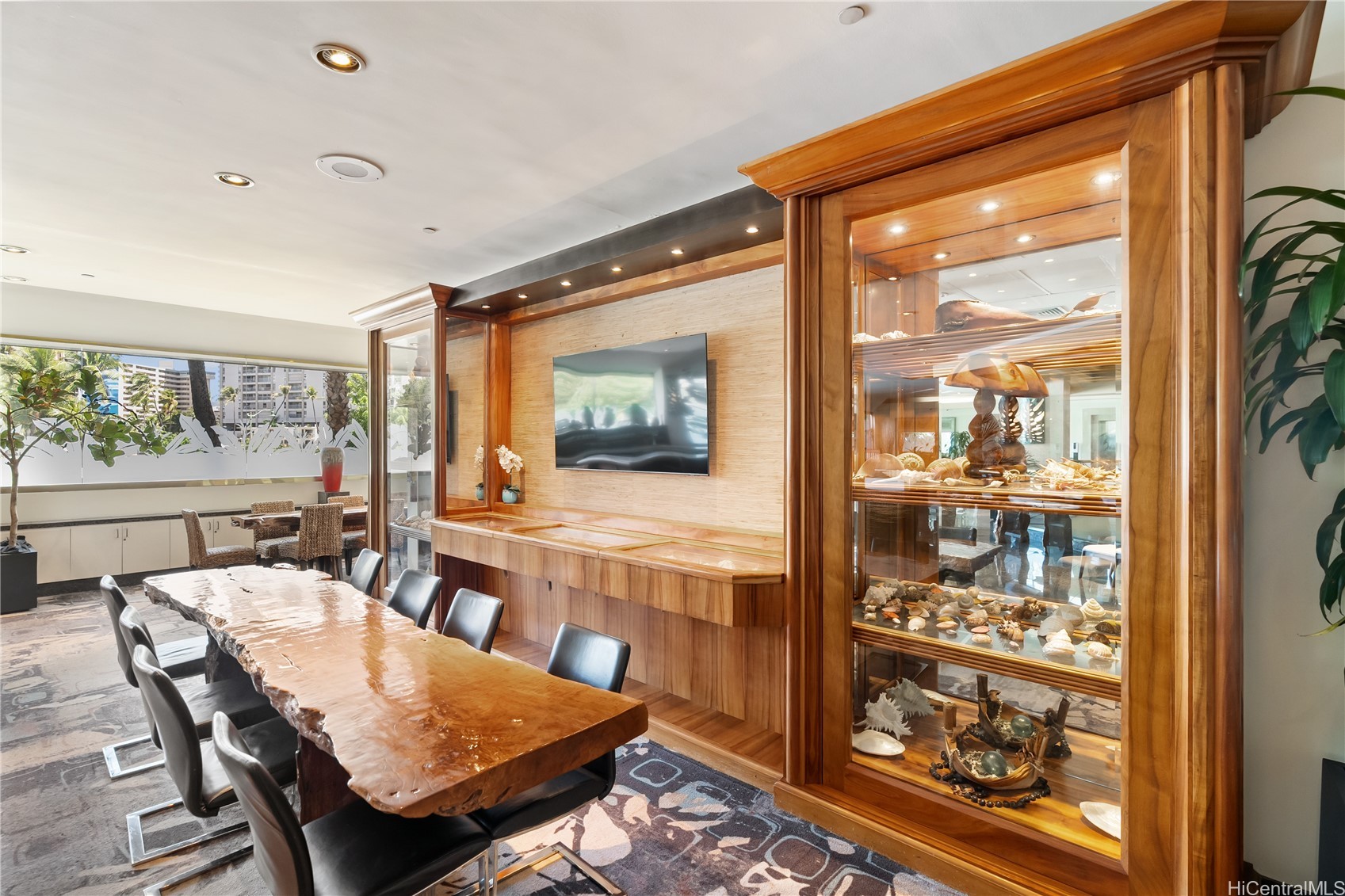 2045 Kalakaua Avenue 118