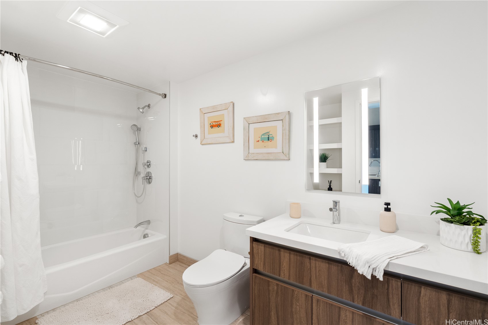 1515 Liona Street 1604