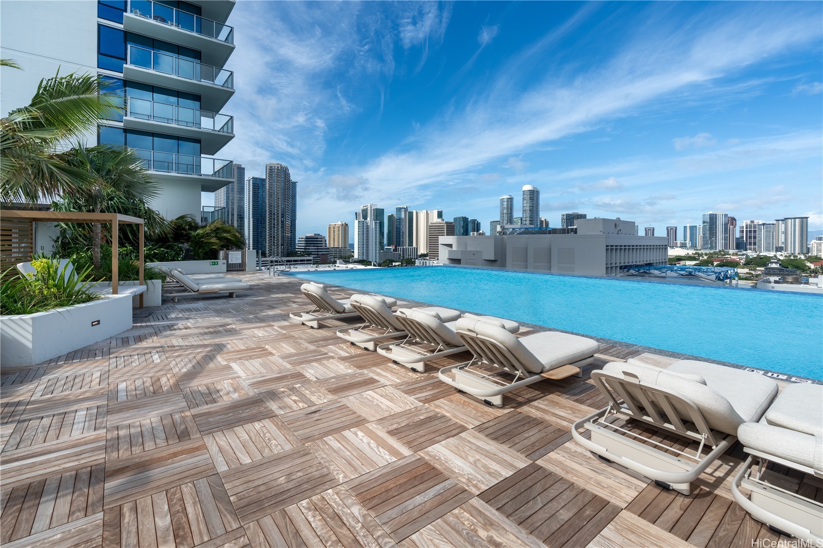 1515 Liona Street 1604