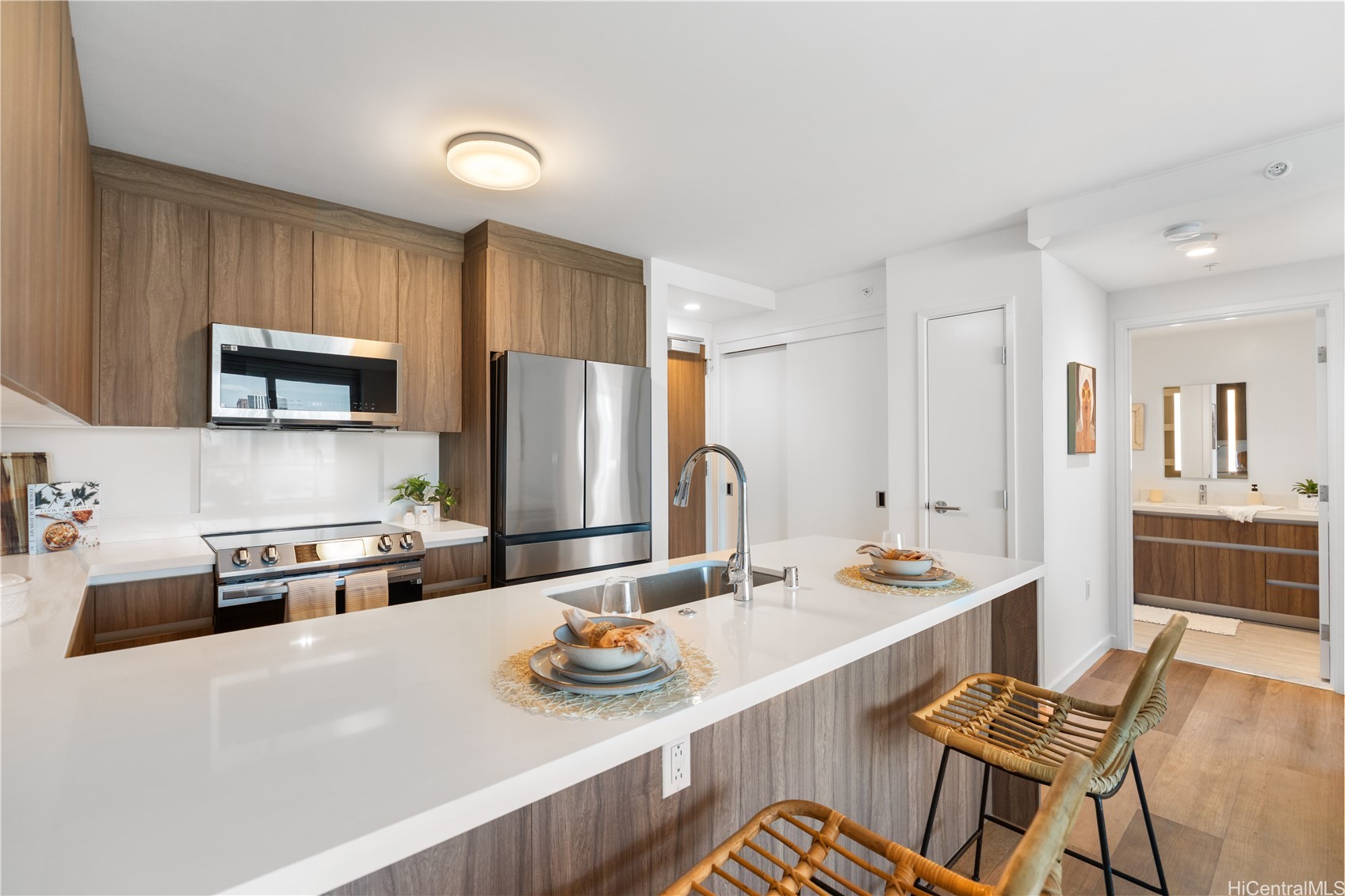 1515 Liona Street 1604