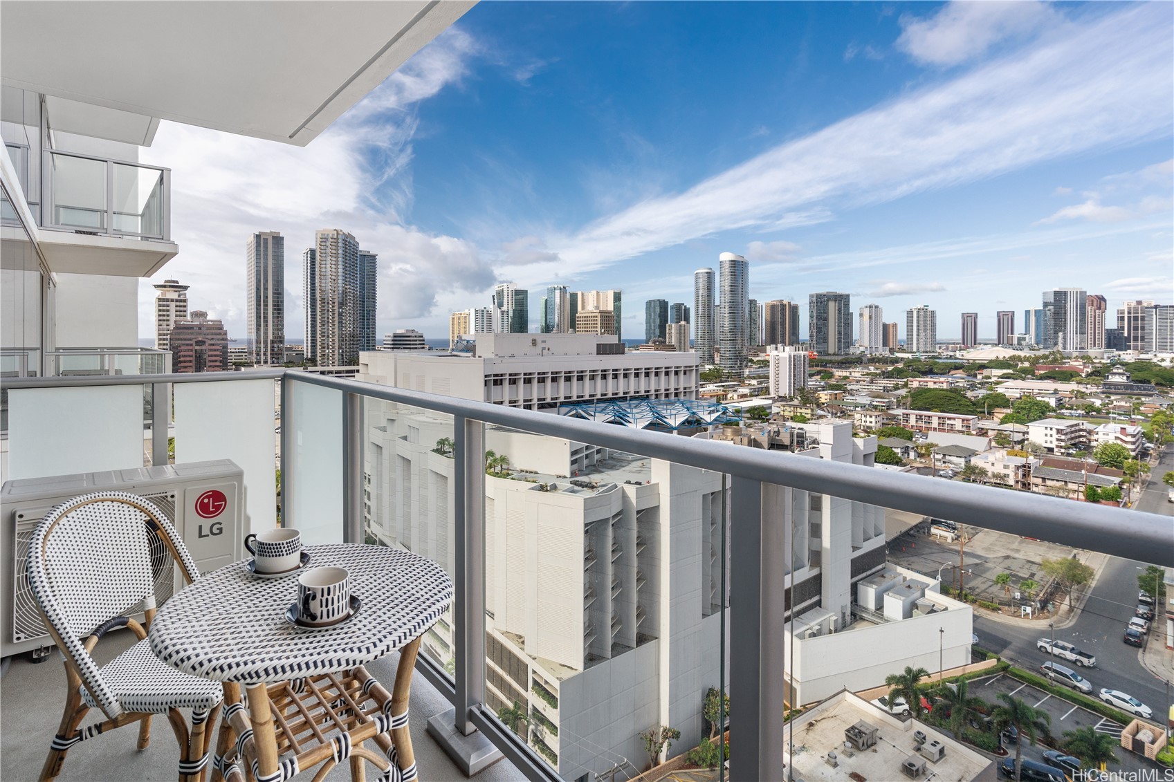 1515 Liona Street 1604