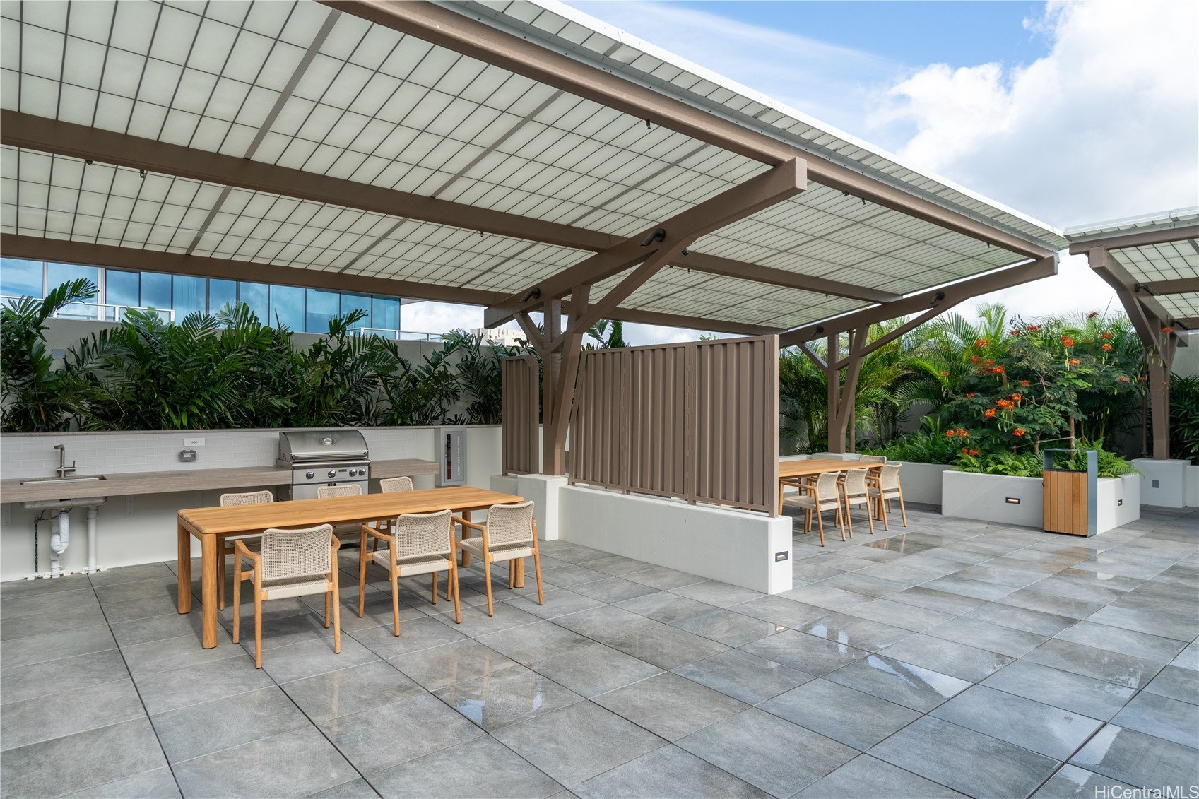 1515 Liona Street 1604