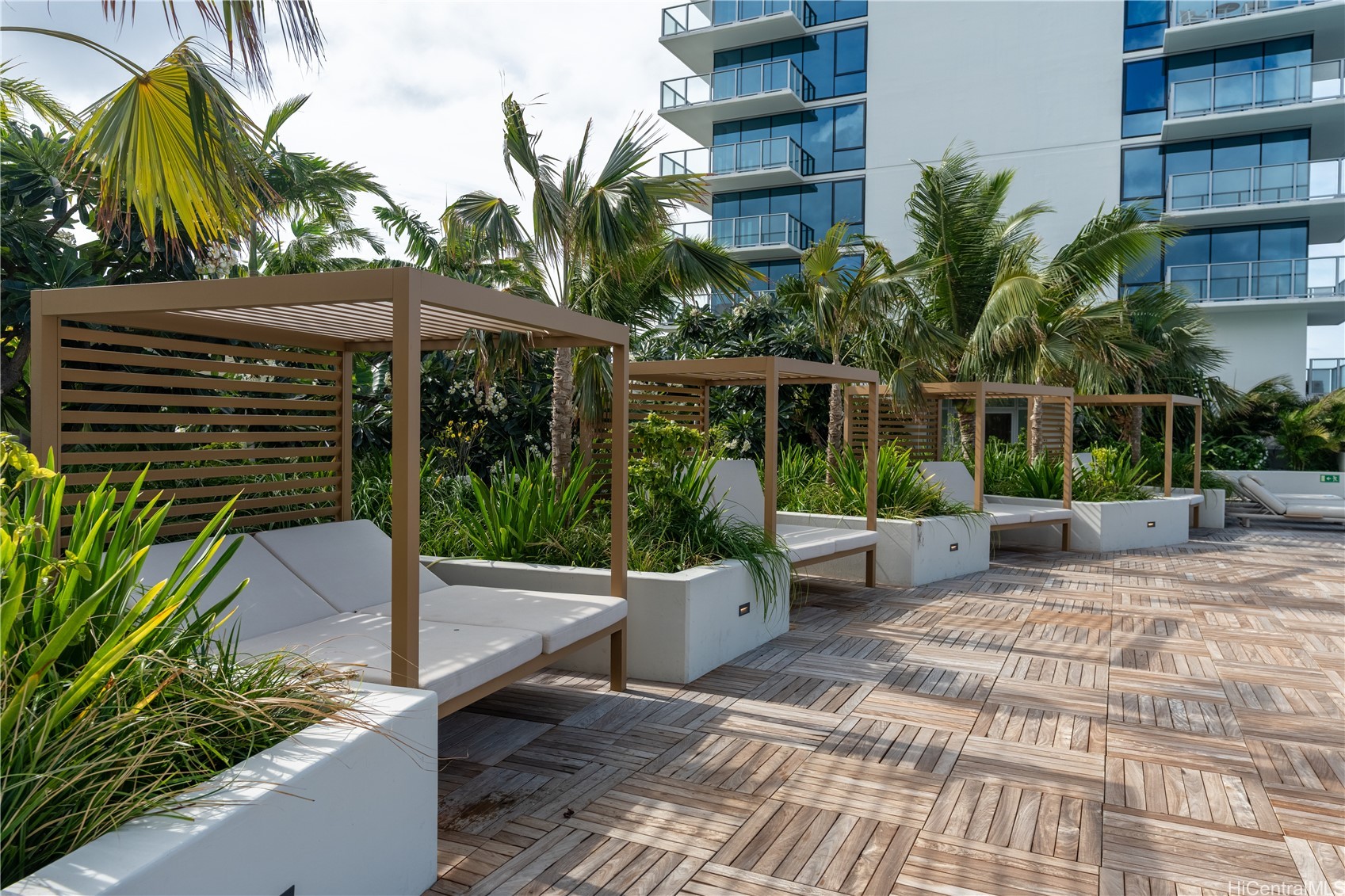 1515 Liona Street 1604