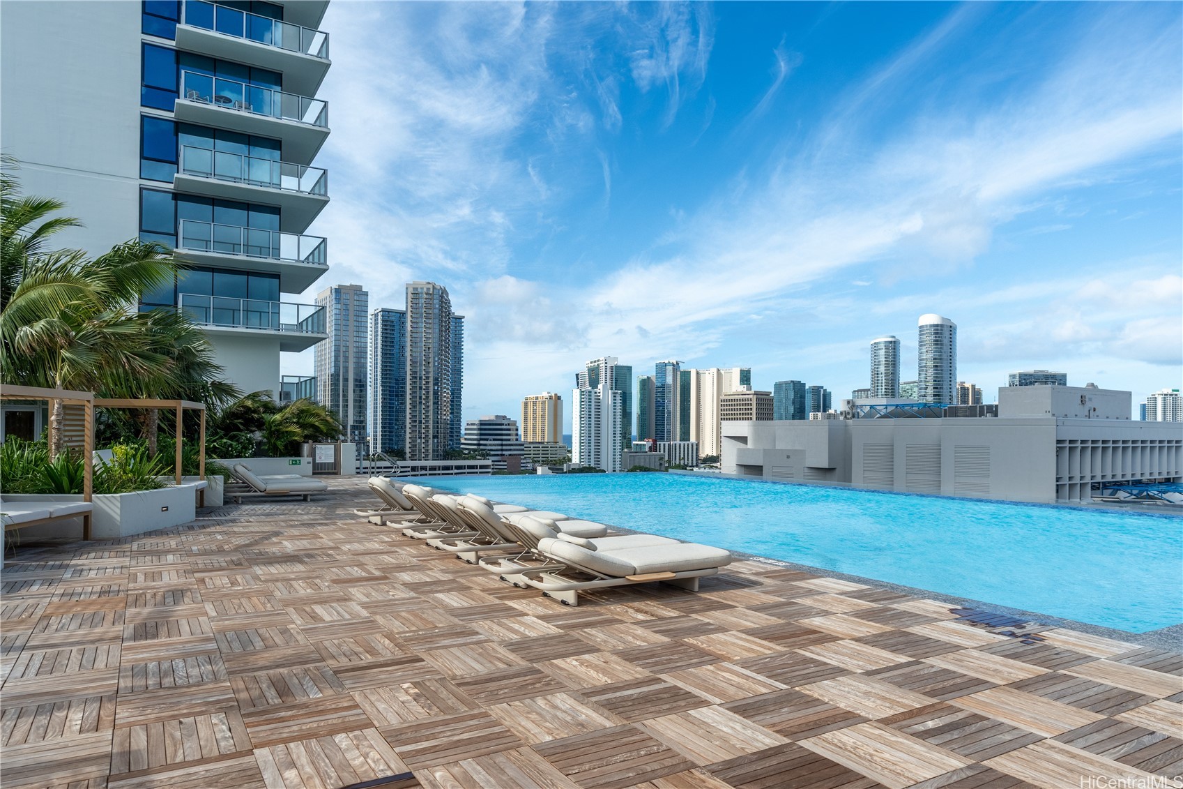 1515 Liona Street 1604