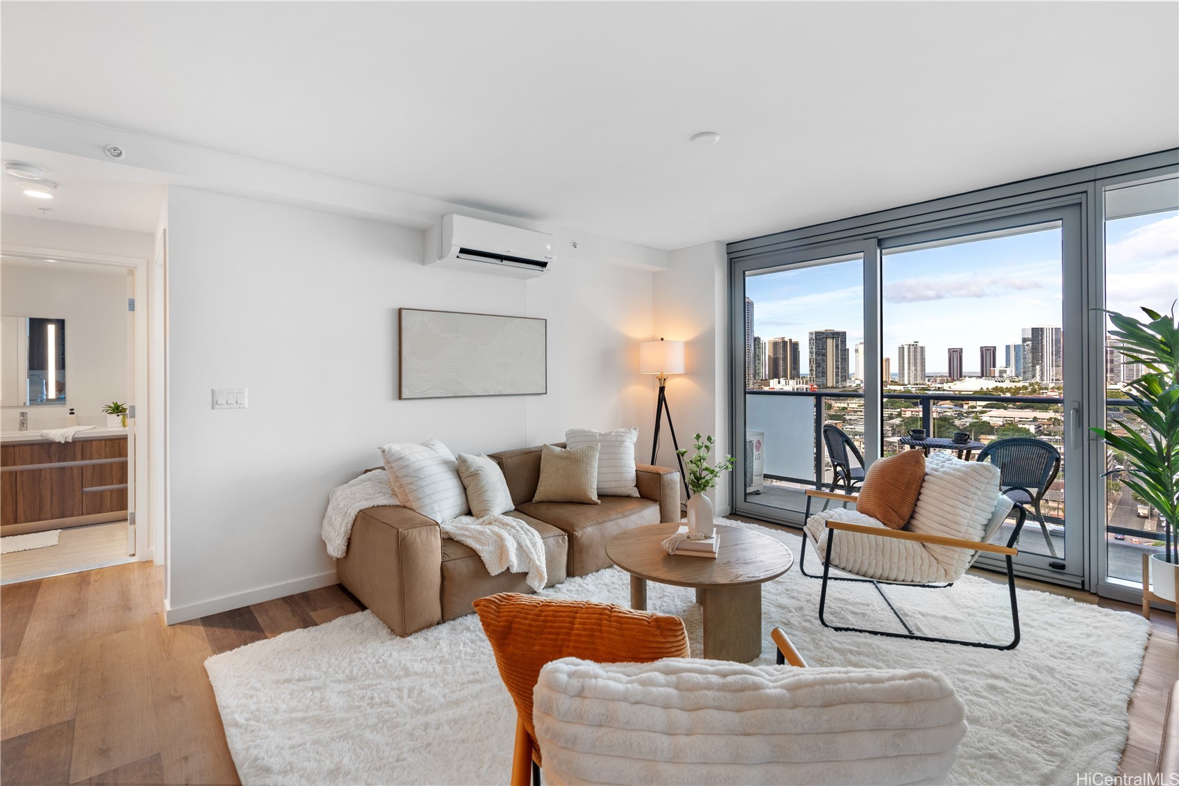 1515 Liona Street 1604