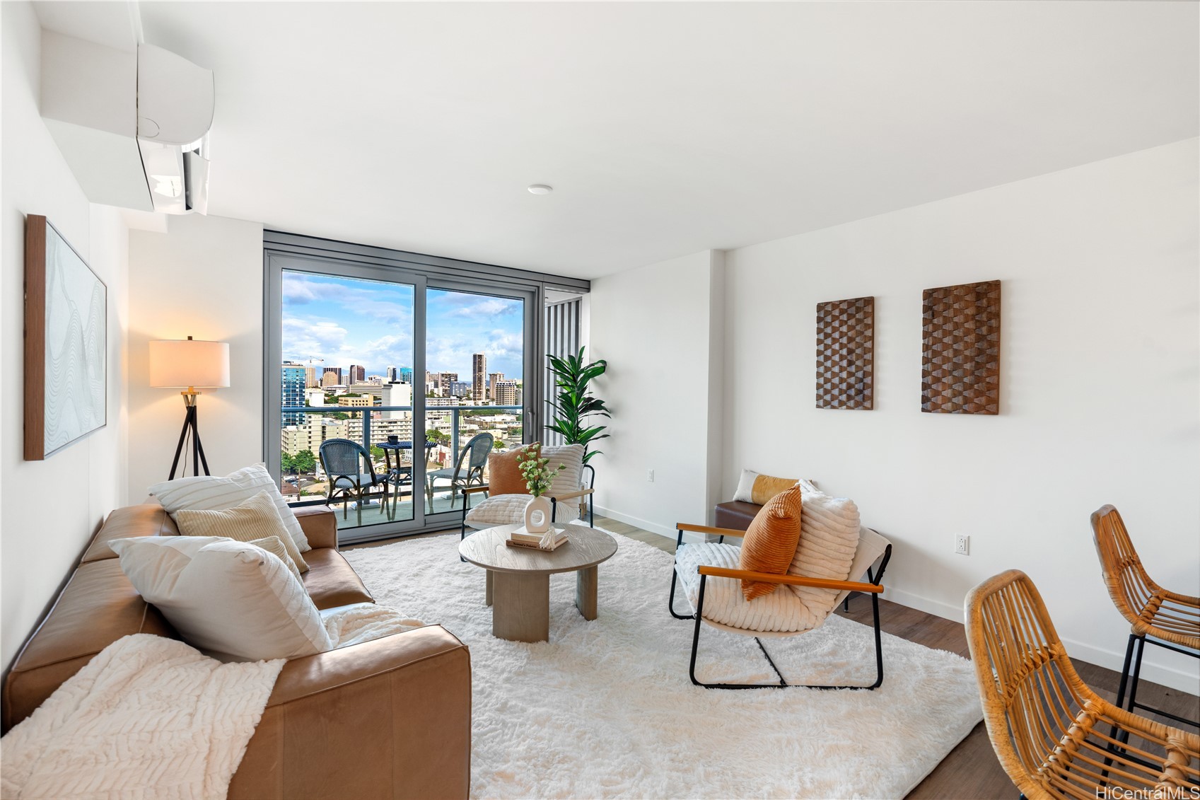 1515 Liona Street 1604