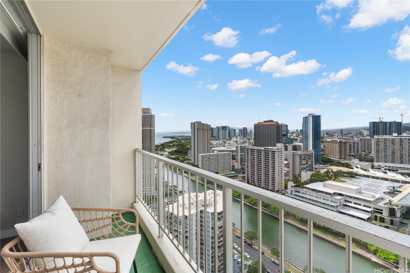 400 Hobron Lane 3314