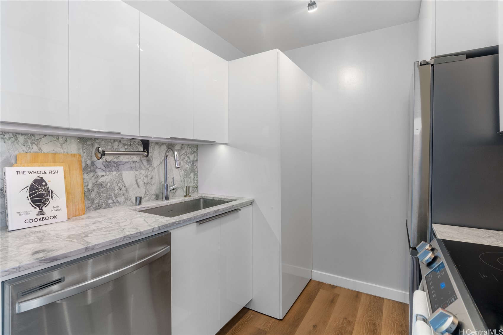 400 Hobron Lane 3314