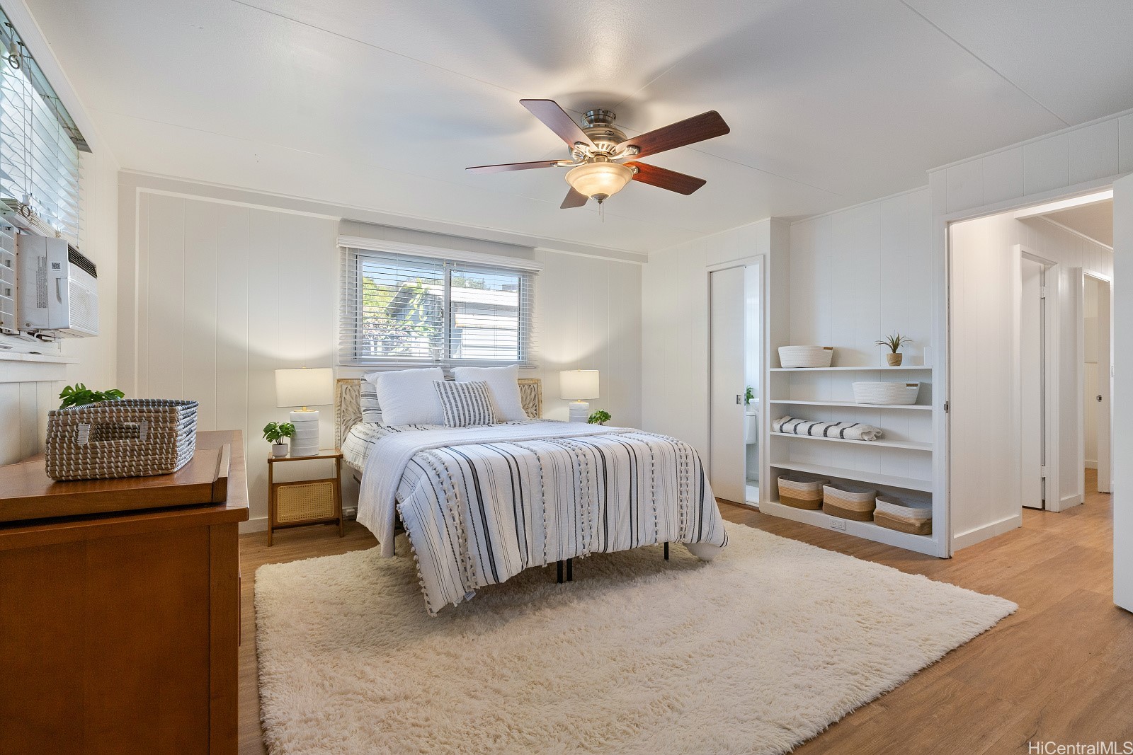 1812 Makuakane Street