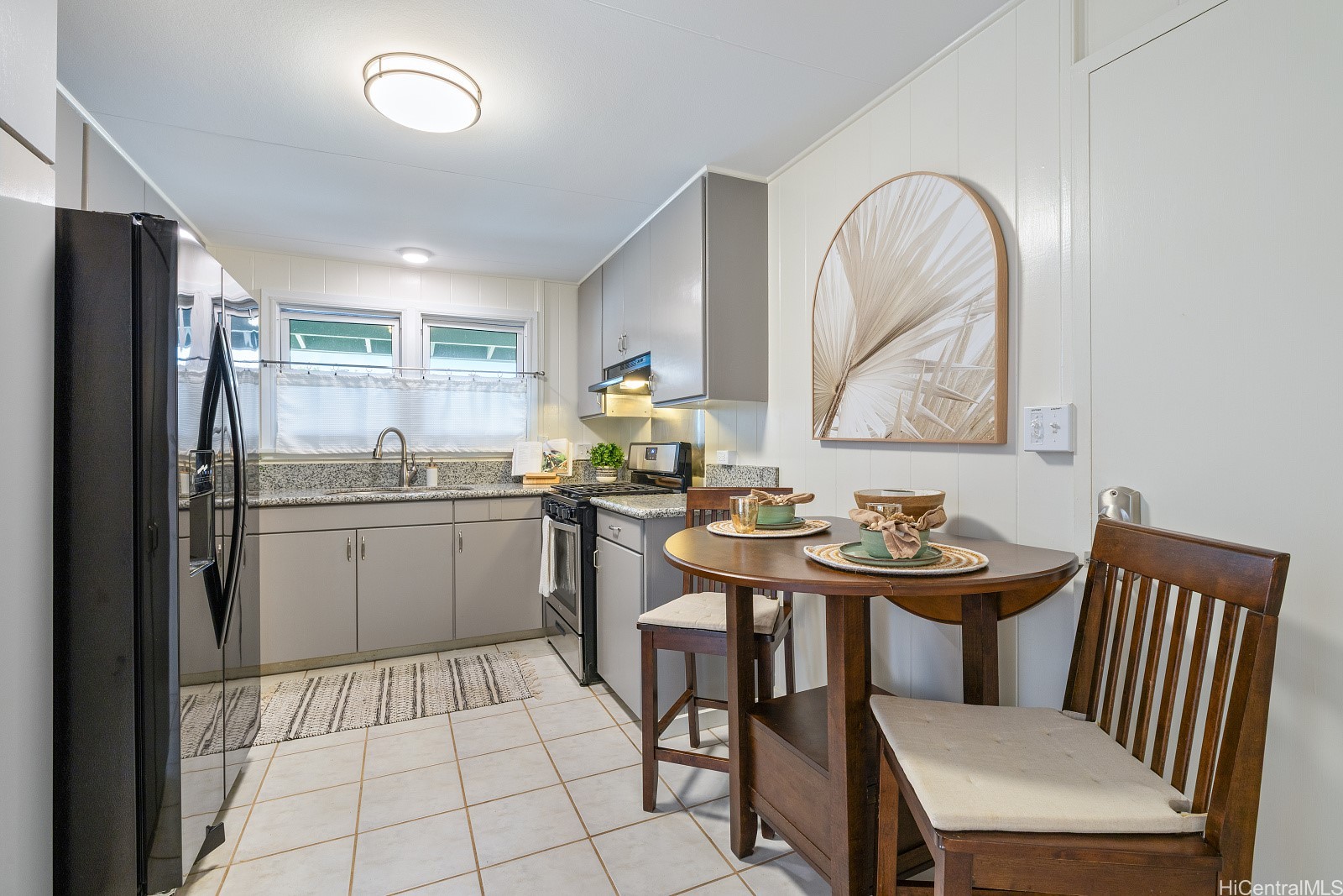 1812 Makuakane Street