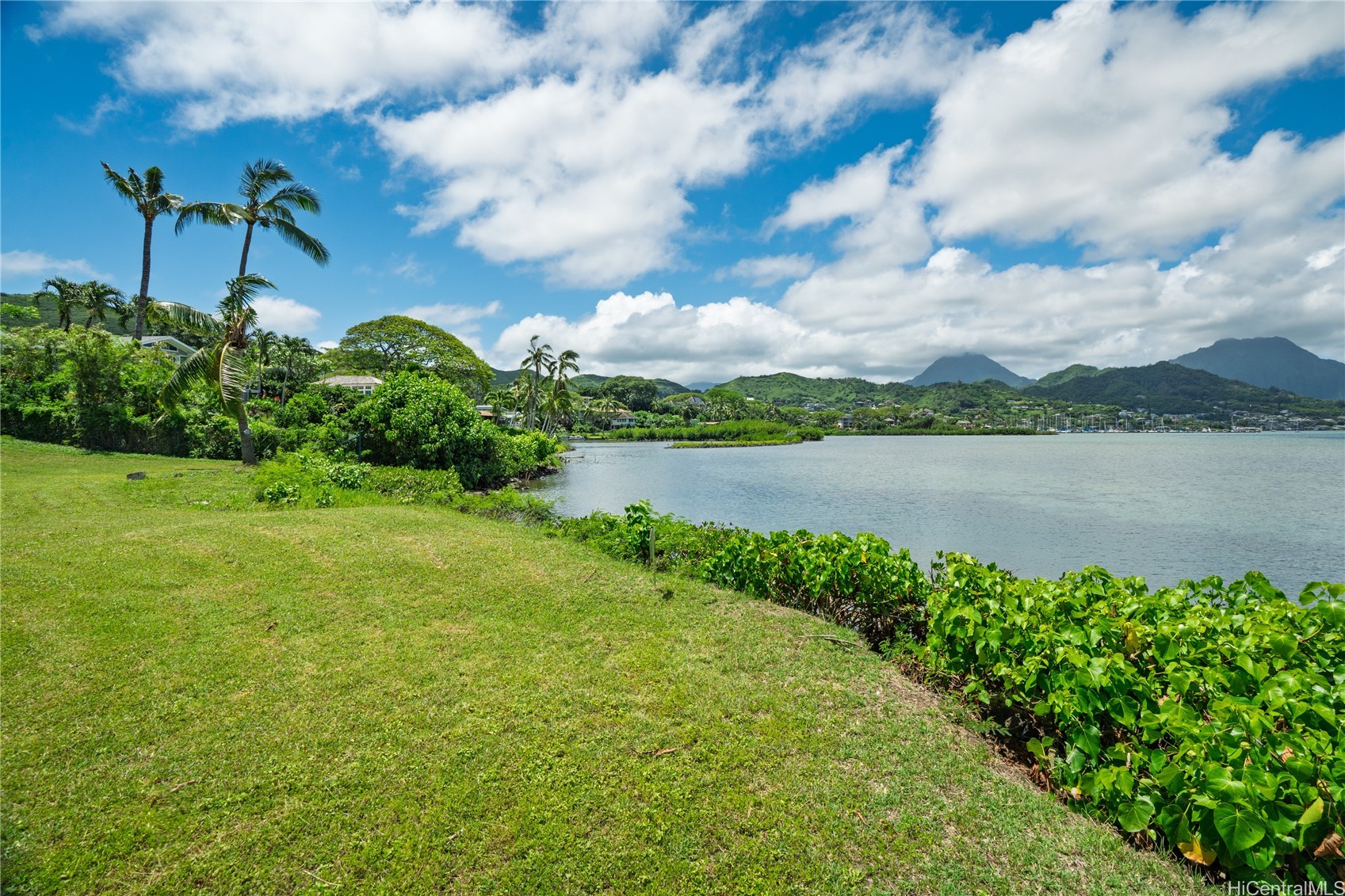 44-375 Kaneohe Bay Drive
