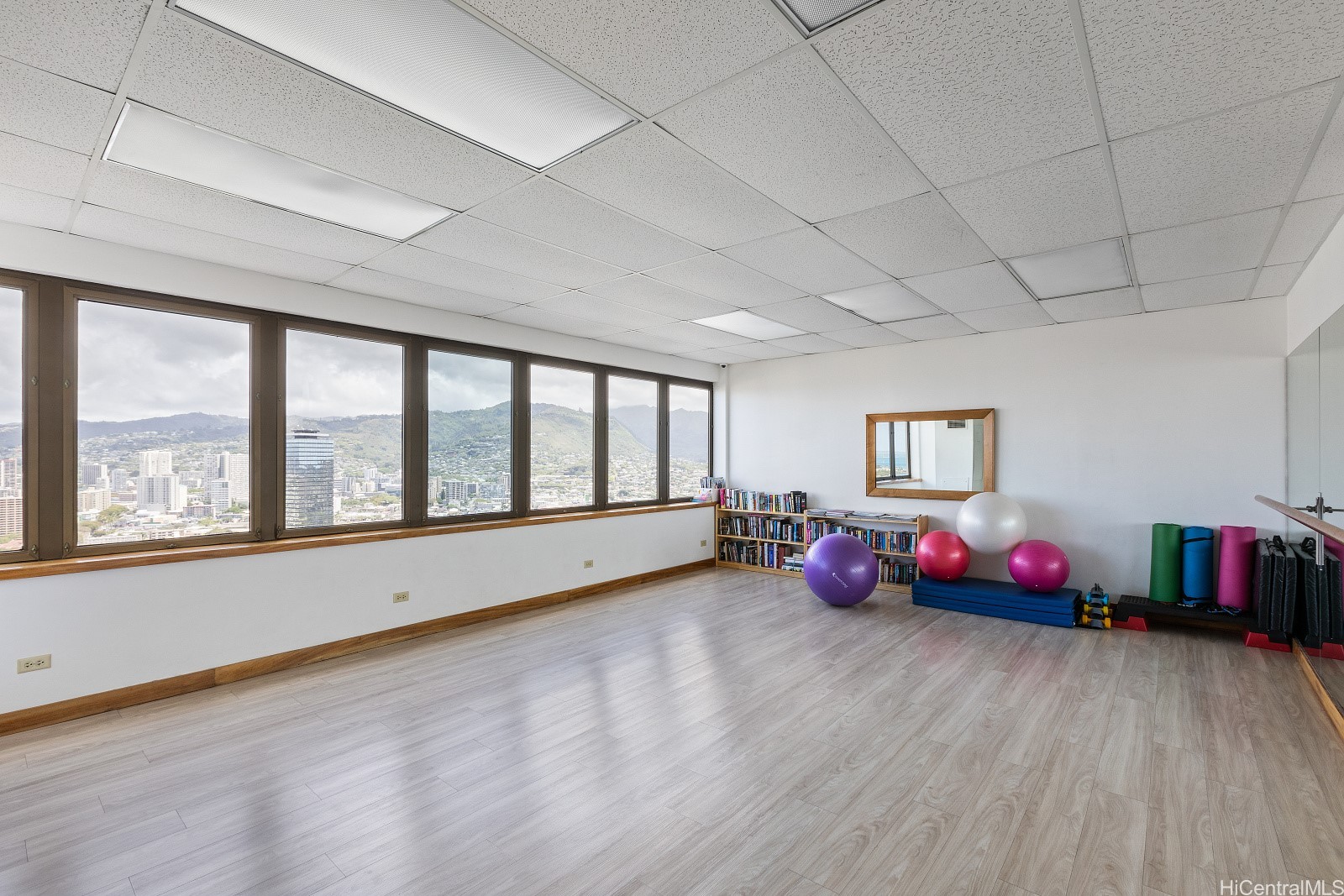 400 Hobron Lane 3314