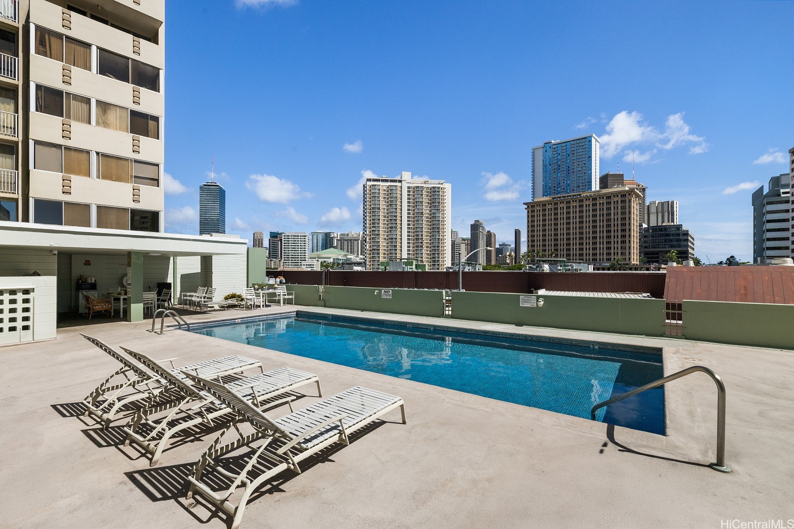 1610 Kanunu Street 306