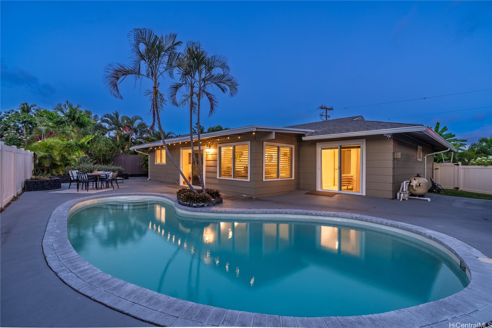 633 Keolu Drive