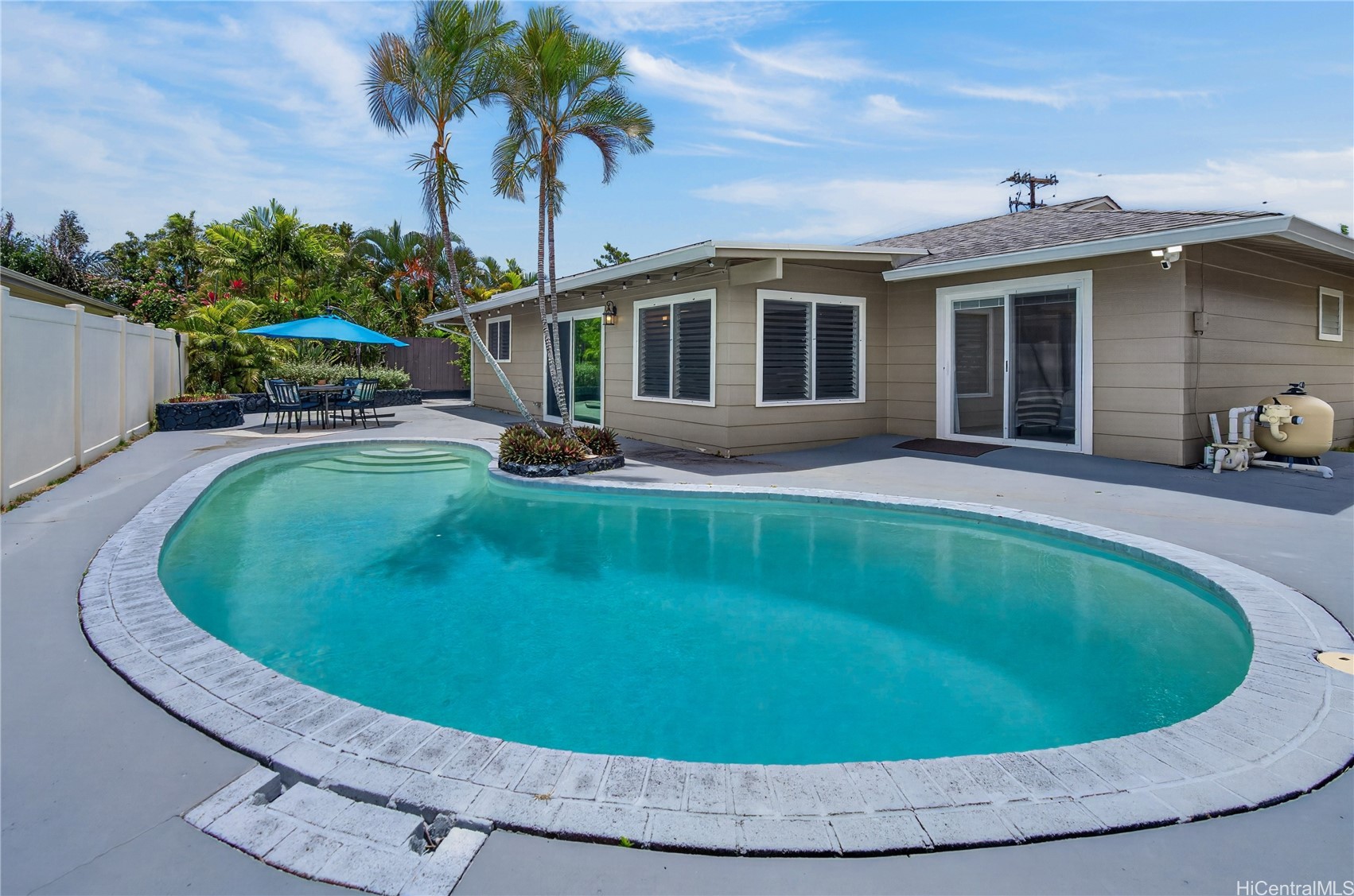 633 Keolu Drive