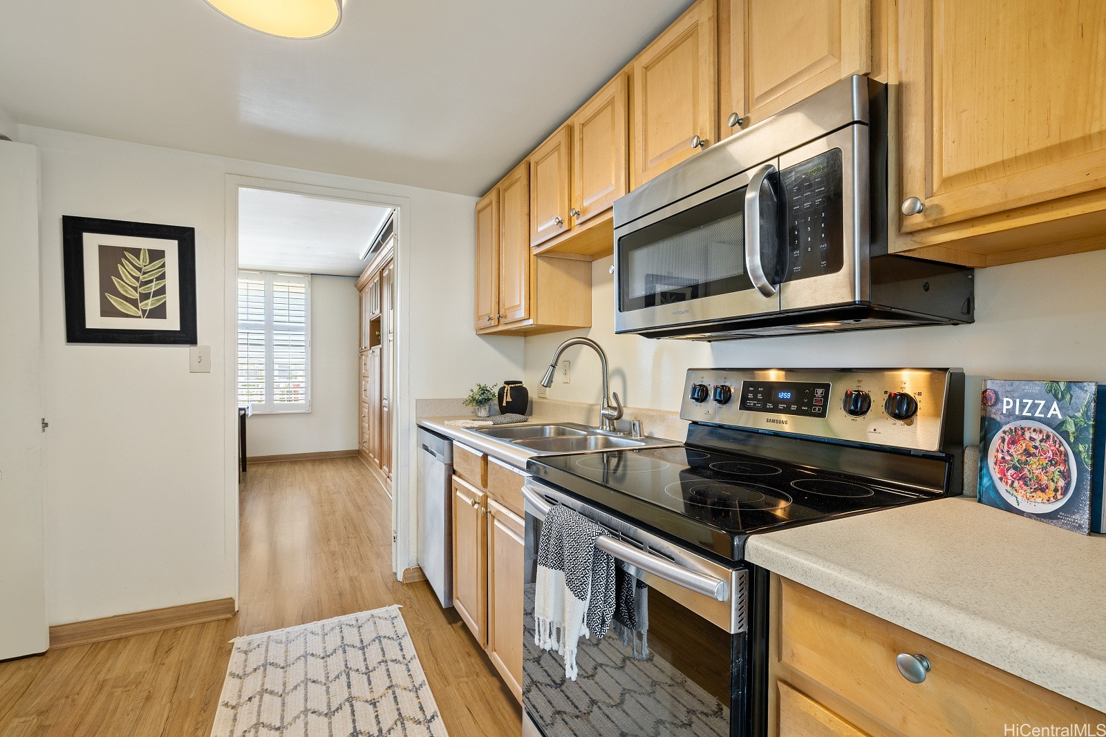 1020 Green Street 711