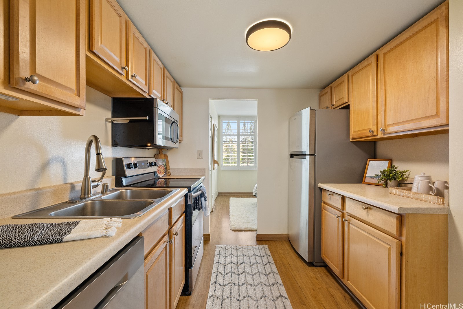 1020 Green Street 711