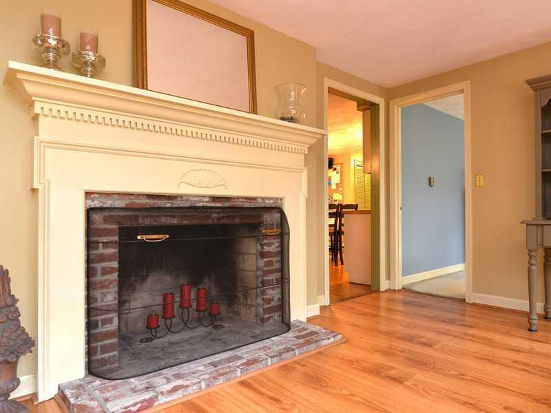 12 Hunts Point Road