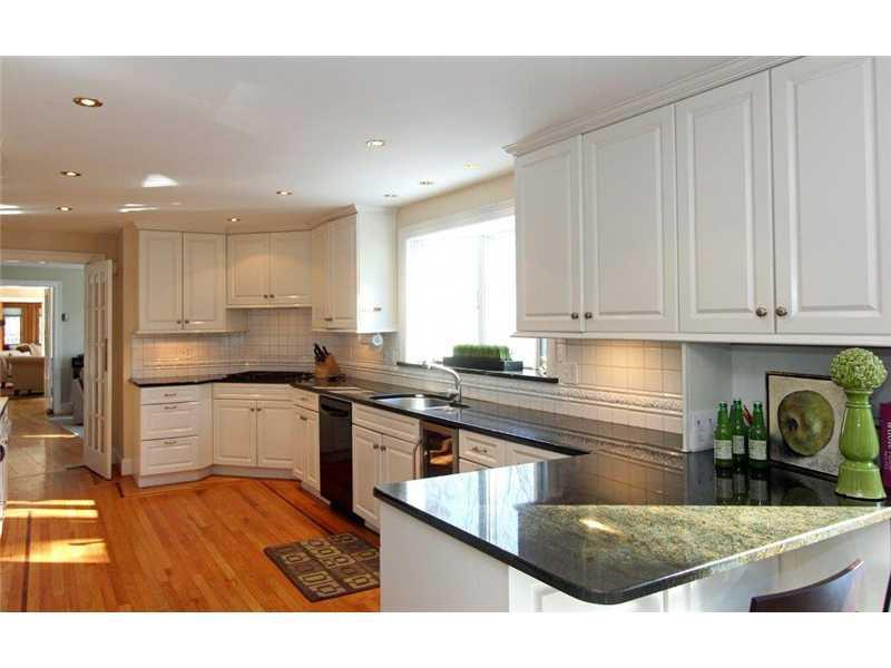 16 Hunts Point Road
