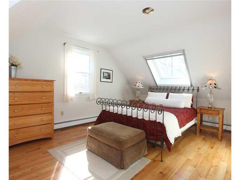 16 Hunts Point Road