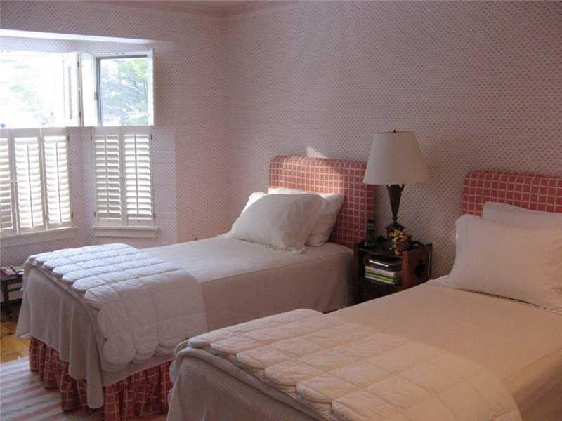 10 Blueberry Cove Road, 10