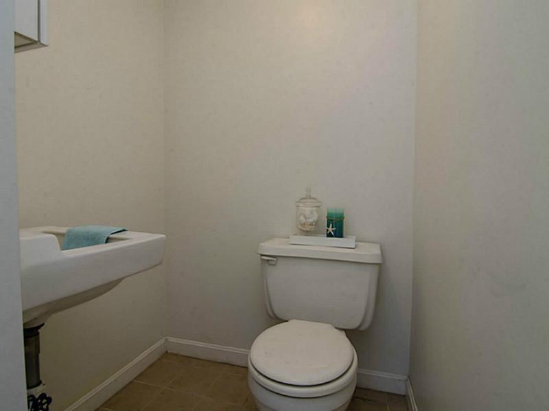 10 Small Hardy Road