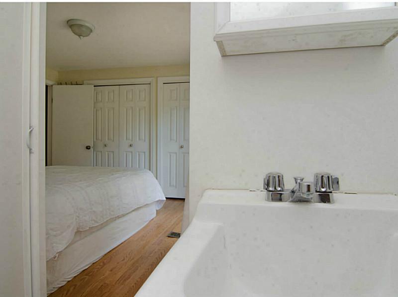 10 Small Hardy Road