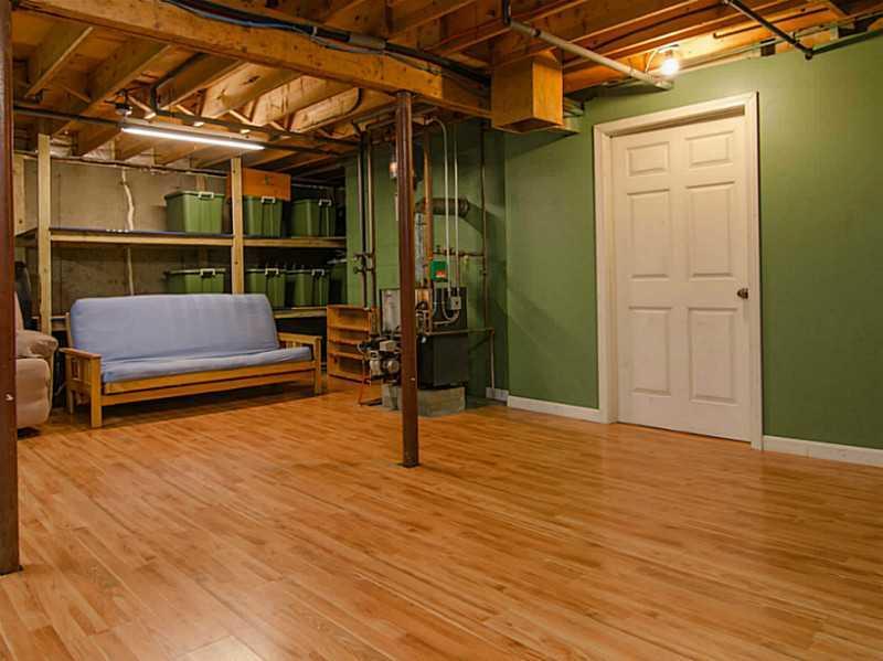 10 Small Hardy Road