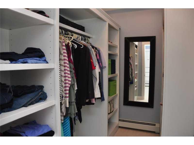 244 Veranda Street, 1