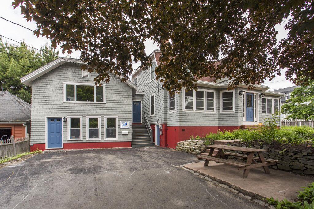 205 Woodford Street
