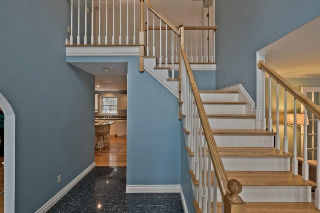 28 Rock Crest Drive