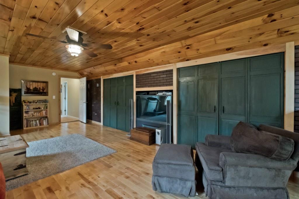 15 Goldenwood Drive