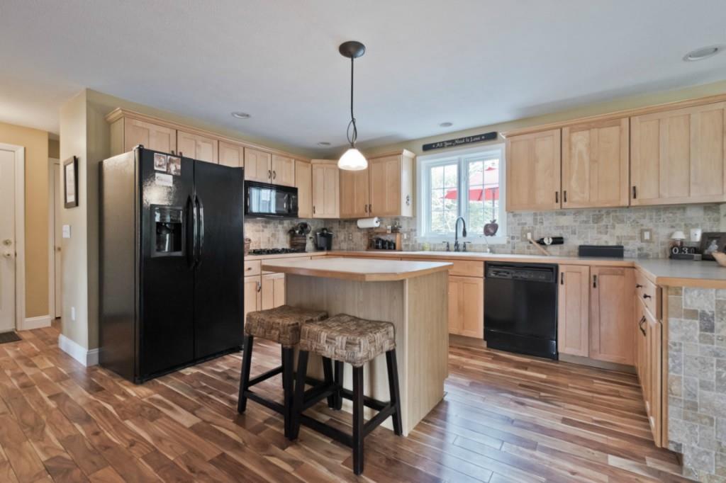 15 Goldenwood Drive