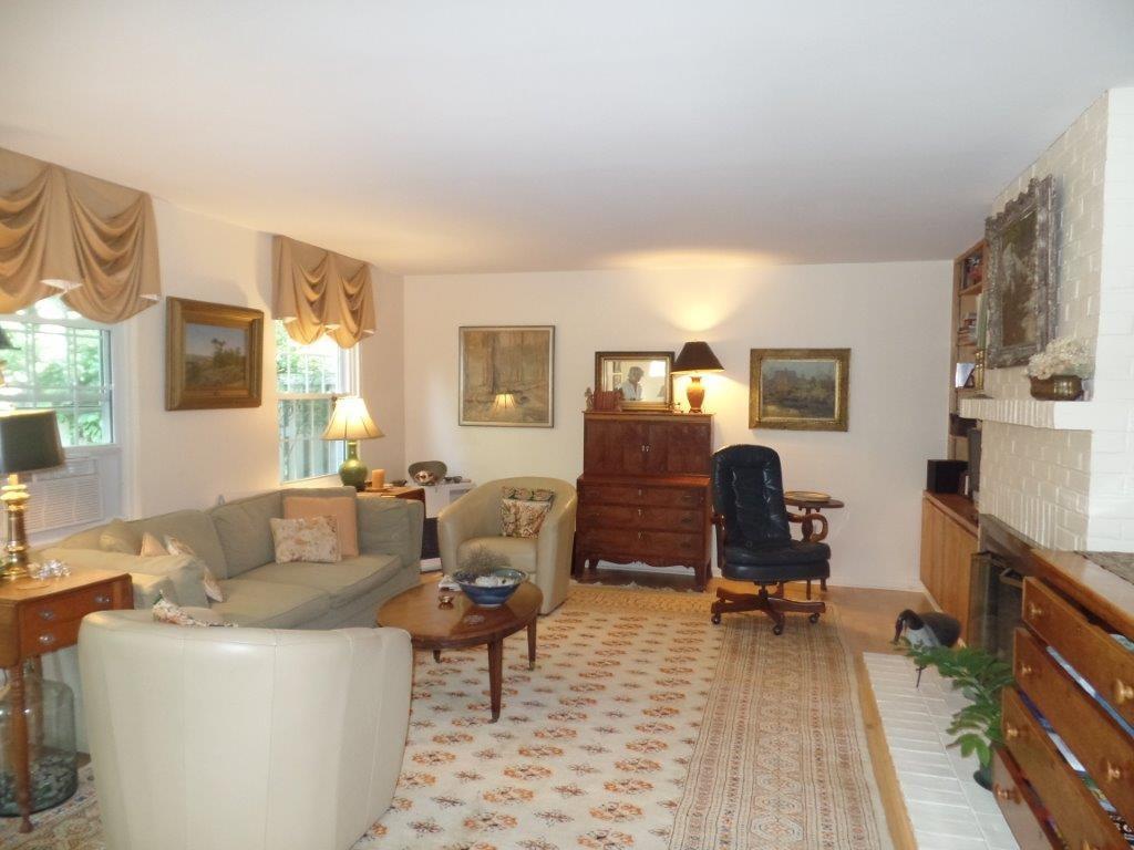 8 Penny Royal Court, 8