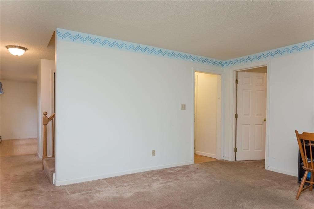 33 Upland Lane