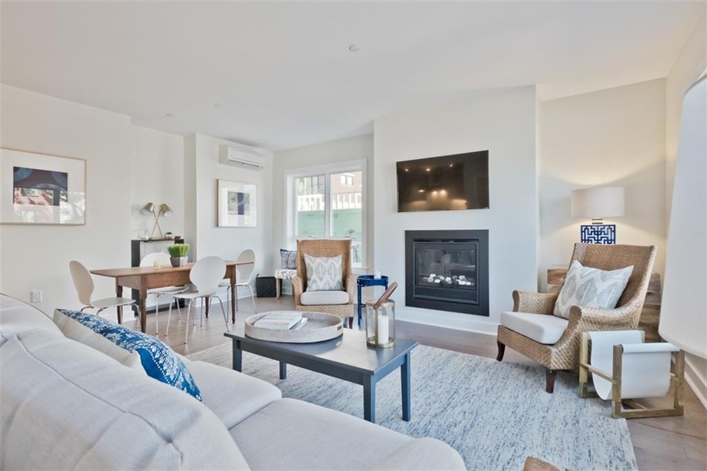 113 Newbury Street, 409