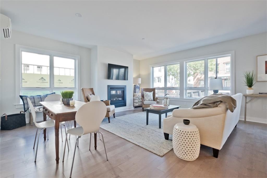 113 Newbury Street, 409