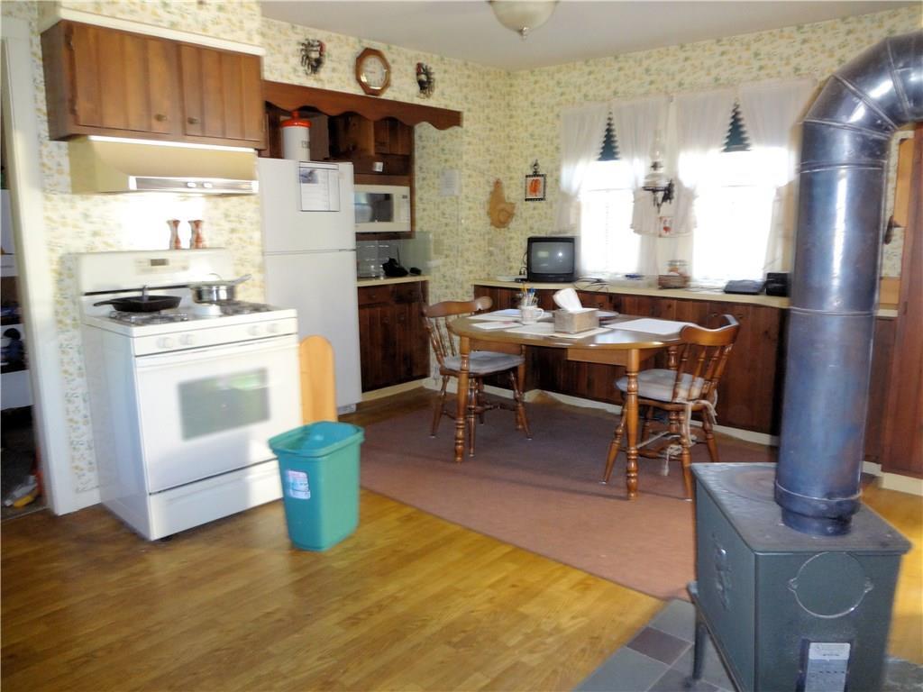 985 River Road