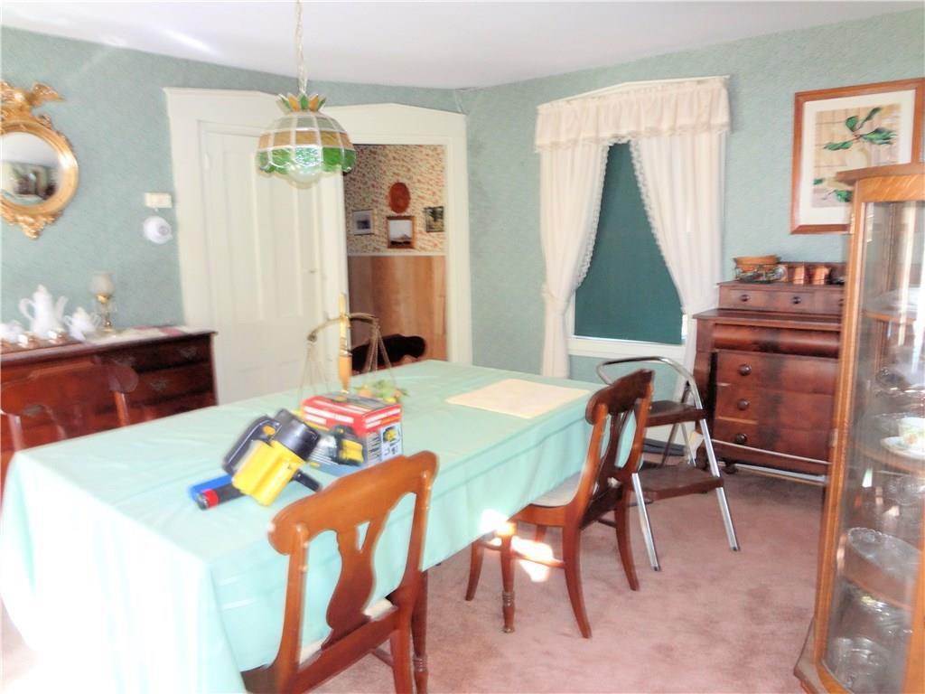985 River Road