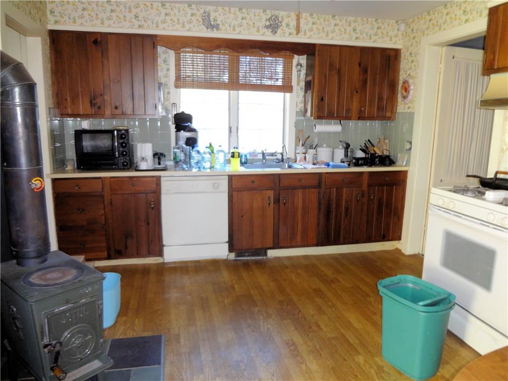 985 River Road